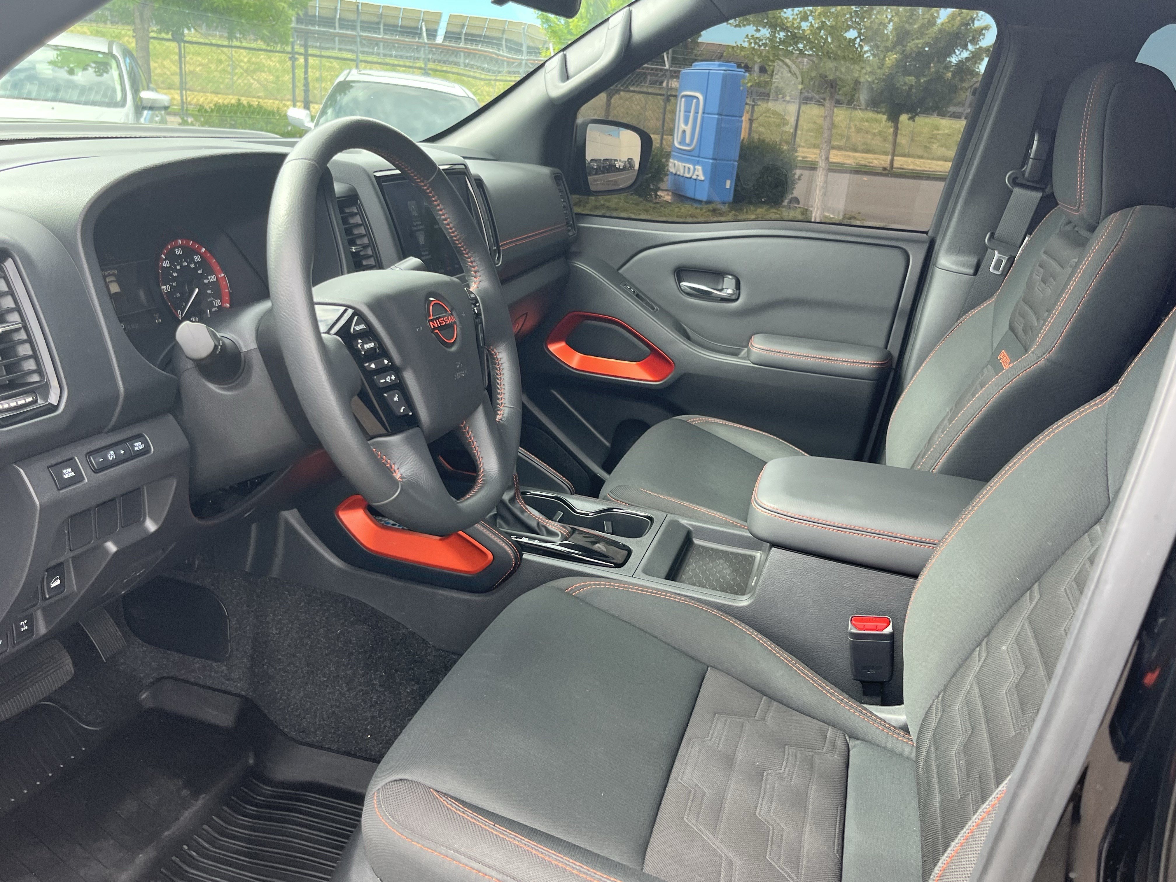 Used 2022 Nissan Frontier PRO-4X w/ Off-Road Protection Package AWD/4WD image 11