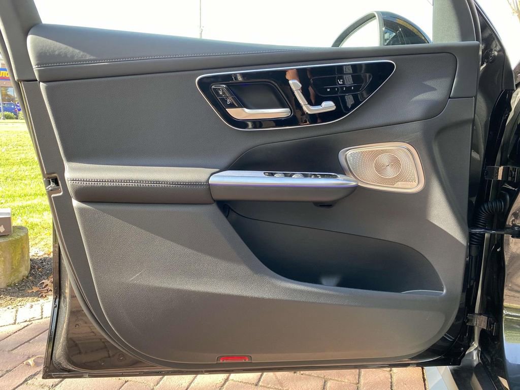 Certified 2025 Mercedes-Benz GLC 300 image 22