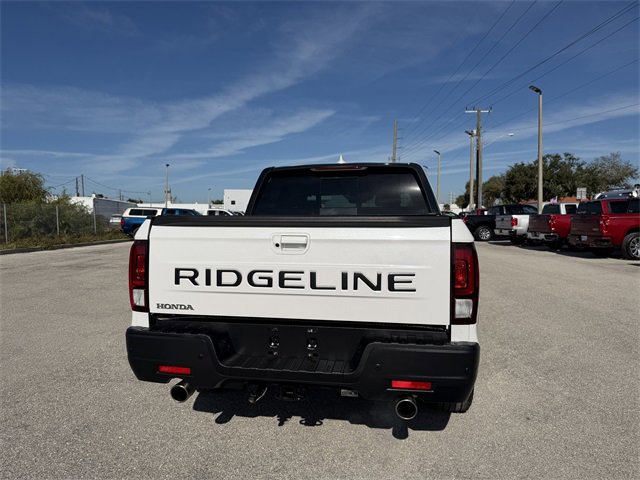 Used 2024 Honda Ridgeline Black Edition image 4