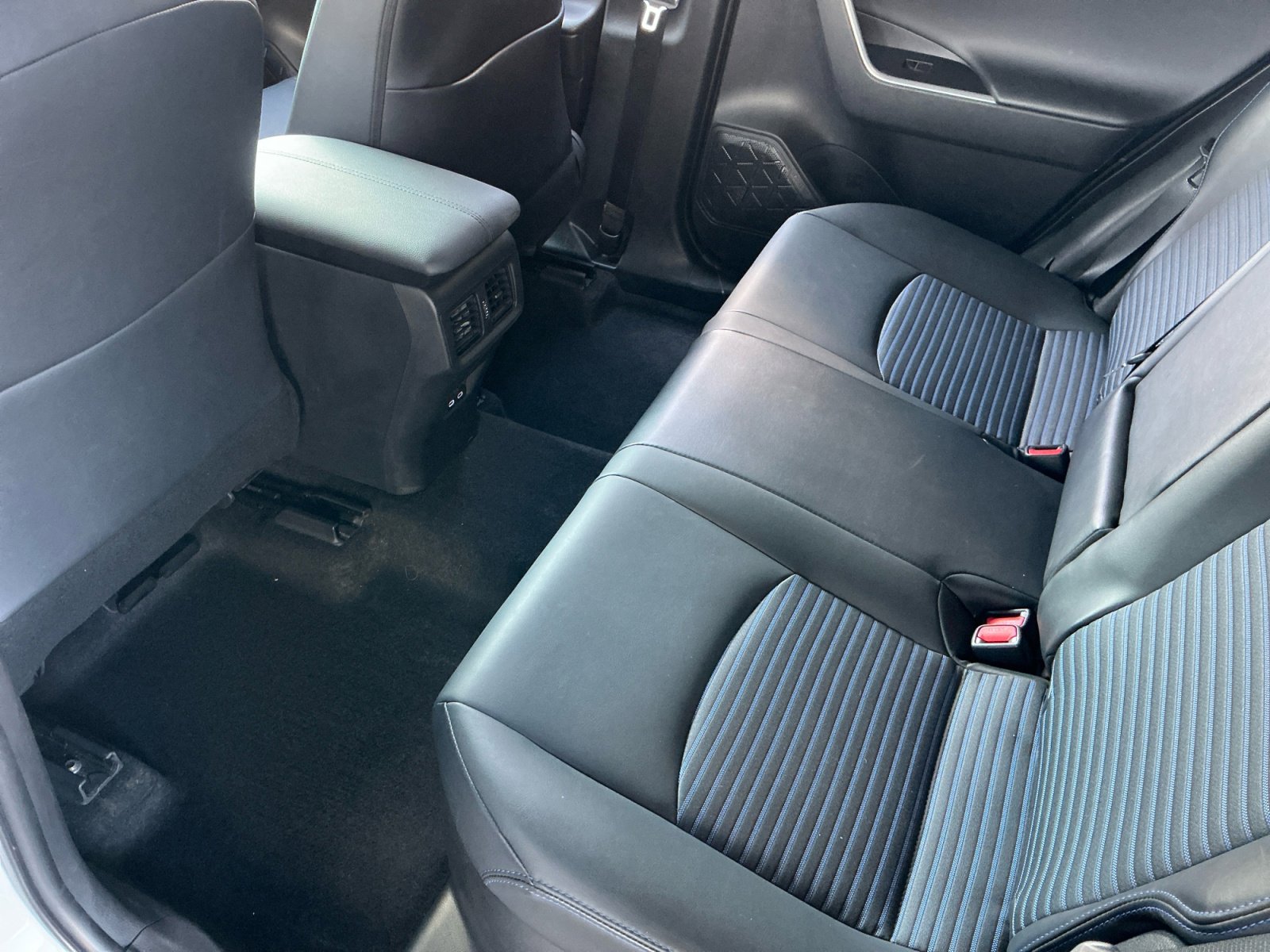 Used 2023 Toyota RAV4 XSE AWD/4WD image 22