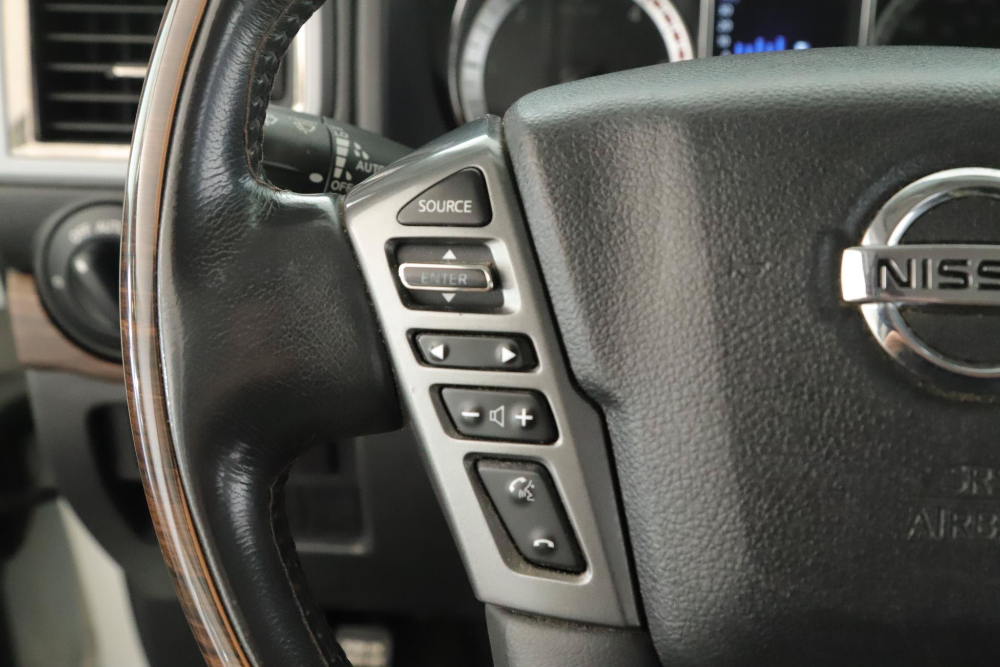 Used 2017 Nissan Titan Platinum Reserve AWD/4WD image 10