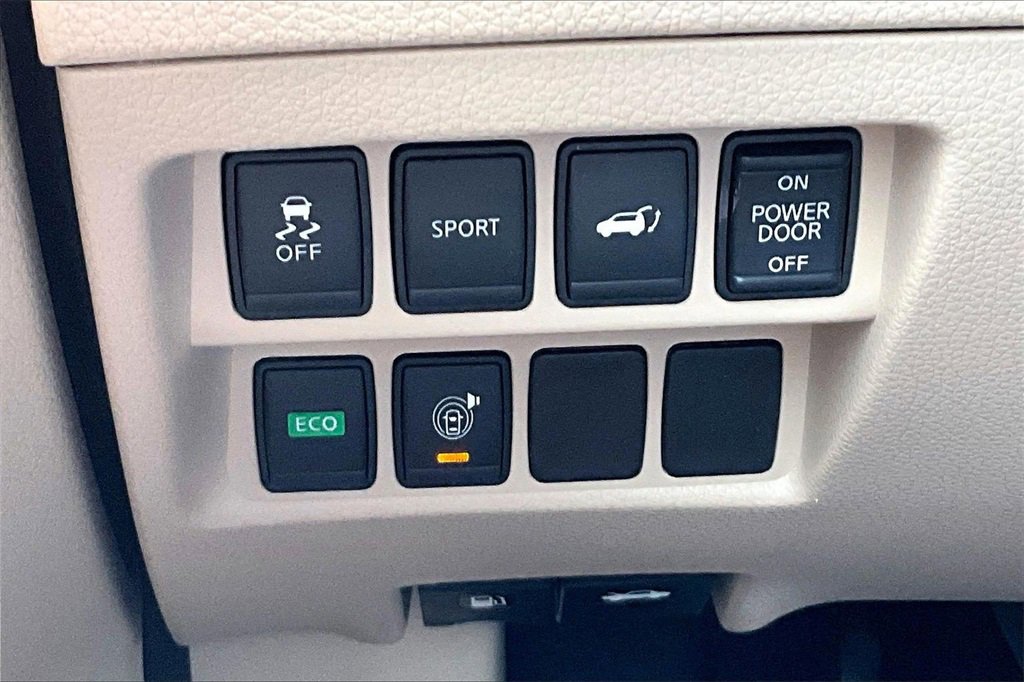 Used 2016 Nissan Rogue SL w/ SL Premium Package image 29