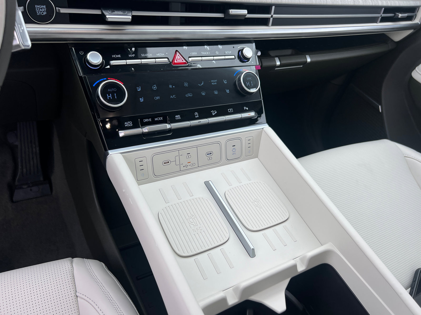 New 2025 Hyundai Santa Fe Calligraphy image 23