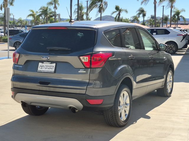 Used 2019 Ford Escape SE FWD image 5