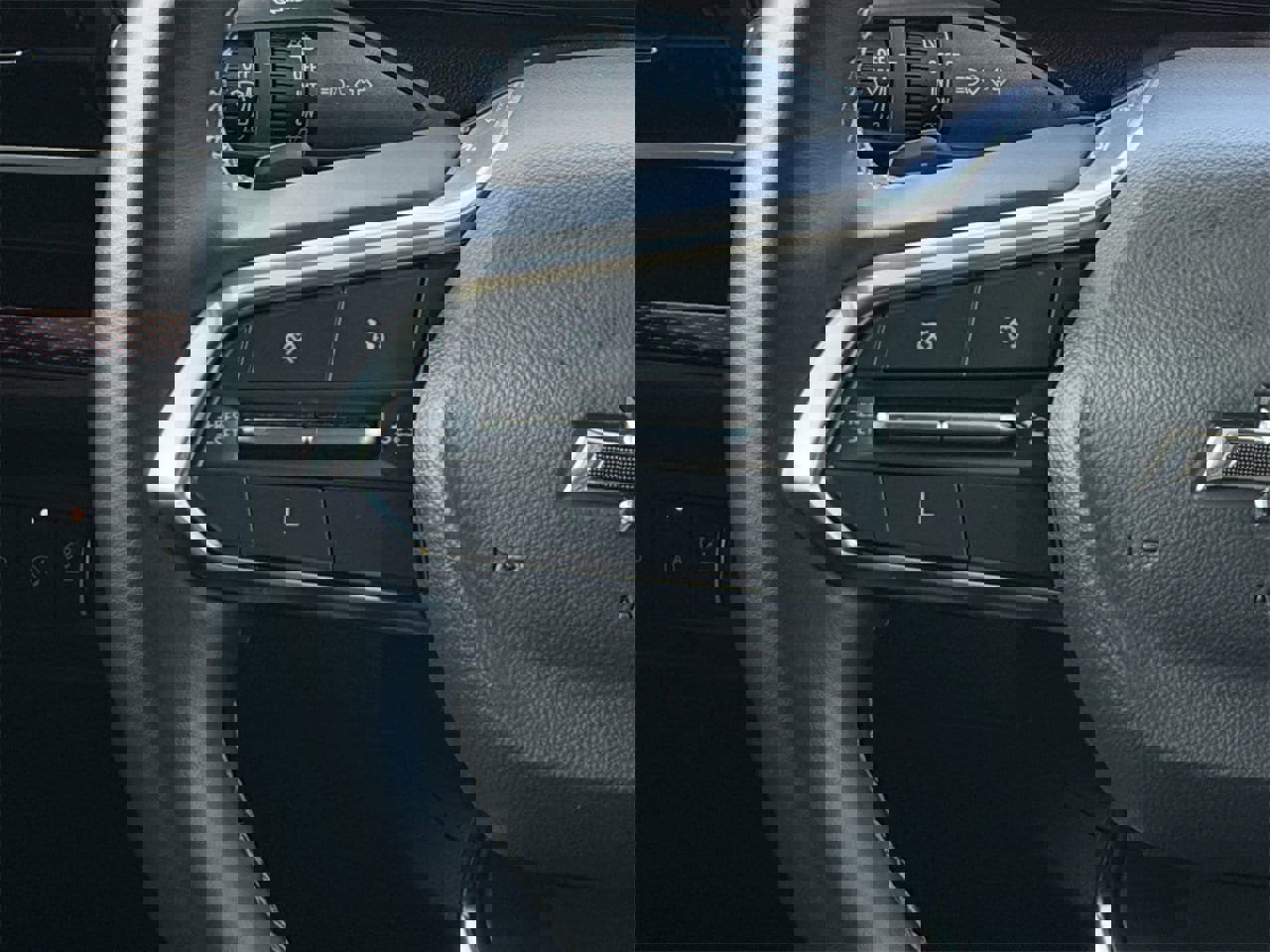 Used 2024 Chevrolet Traverse Z71 image 14