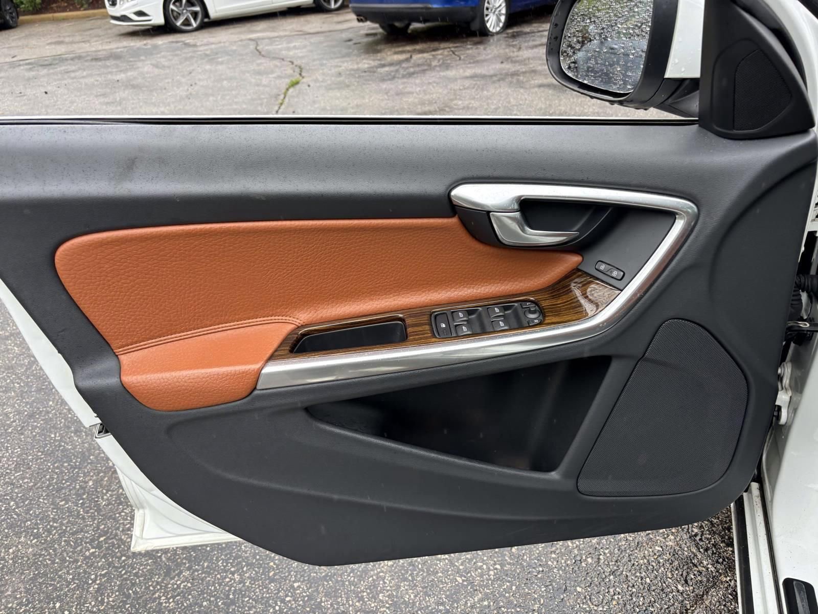 Used 2012 Volvo S60 T5 FWD image 8