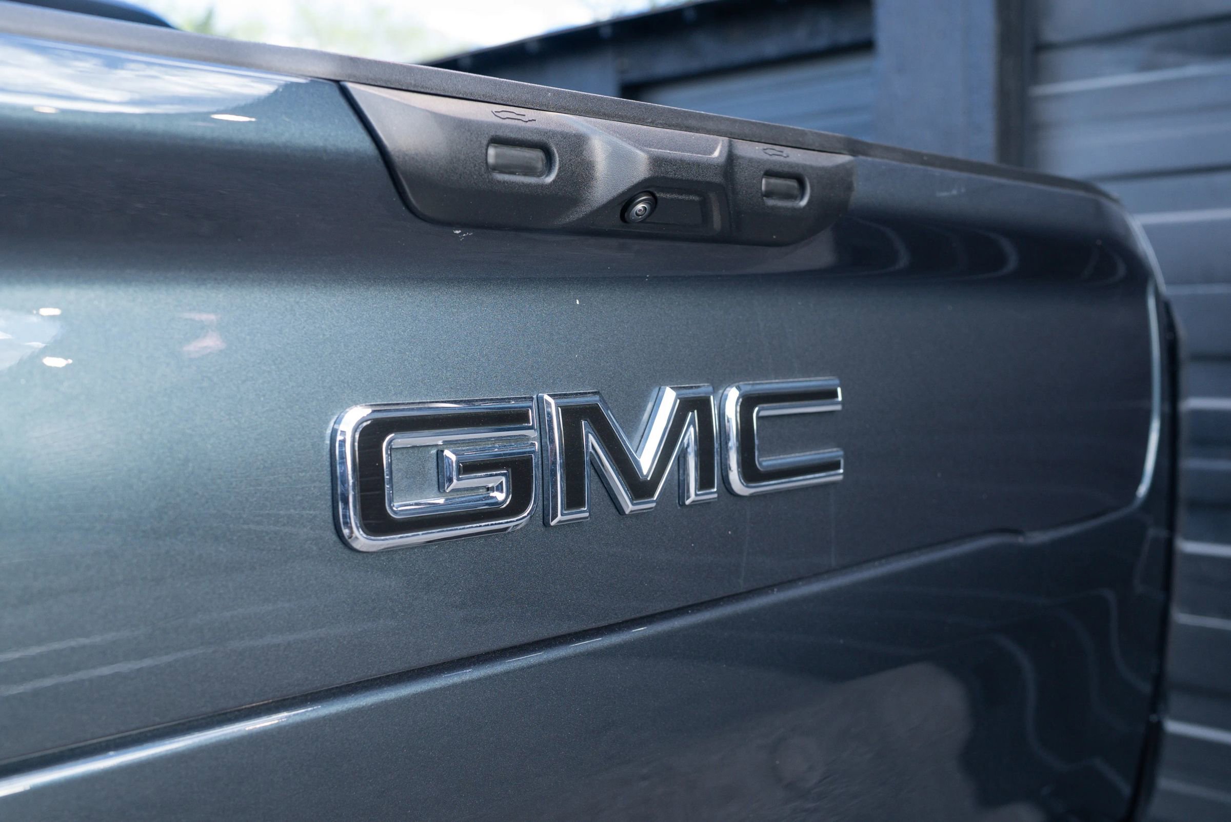 Used 2025 GMC Sierra EV Denali image 8