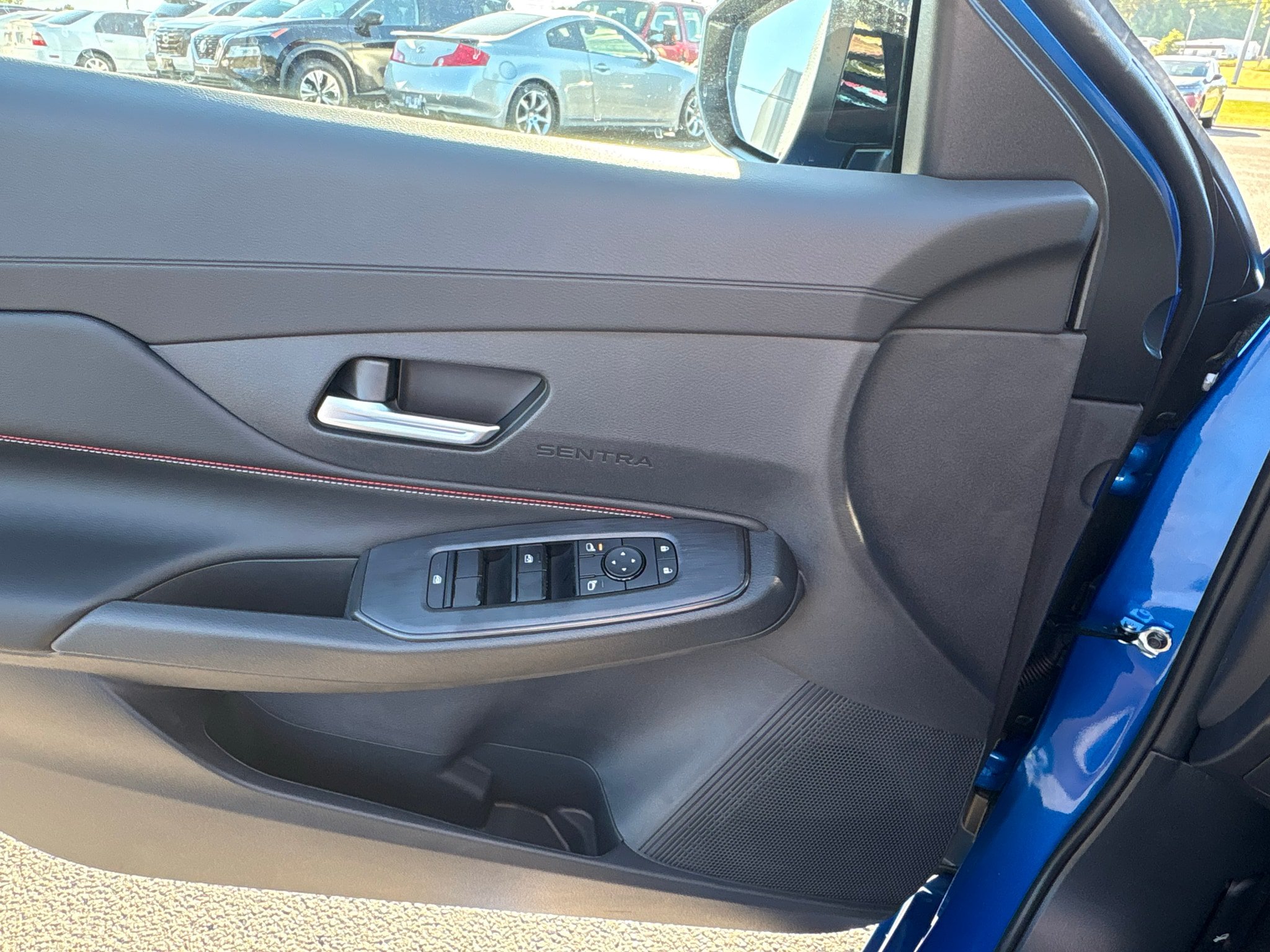New 2027 Nissan Sentra SR w/ Floor Mat Package FWD image 28