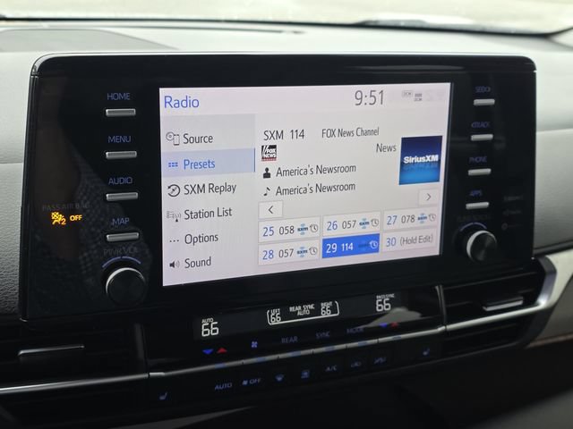 Used 2022 Toyota Sienna XLE FWD image 21