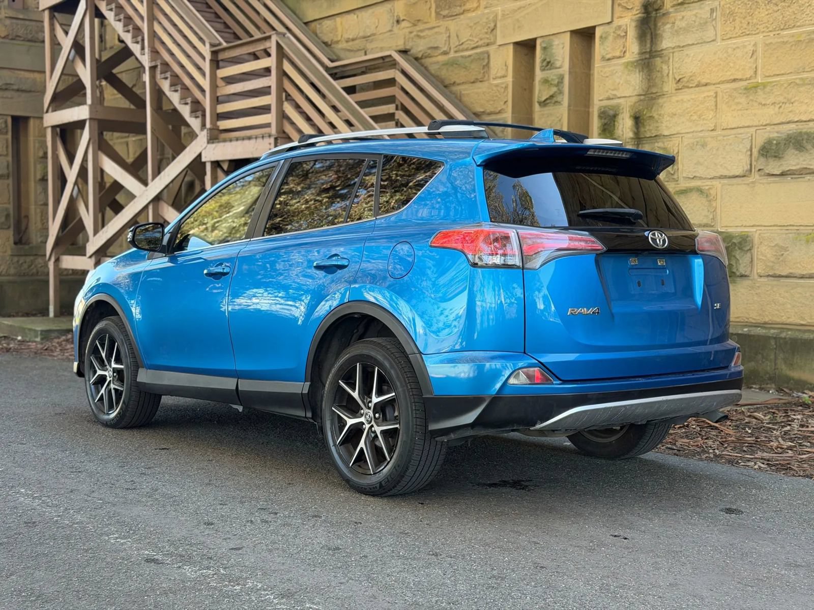 Used 2016 Toyota RAV4 SE FWD image 38