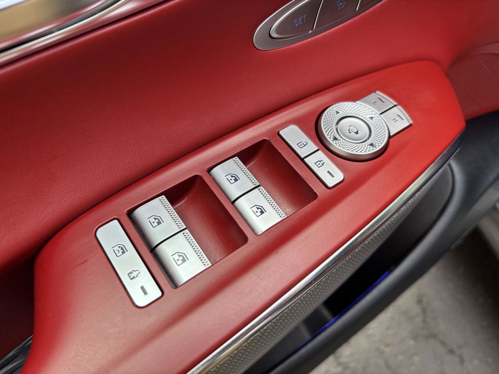 Used 2023 Genesis GV70 2.5T w/ Sport Prestige Package image 13