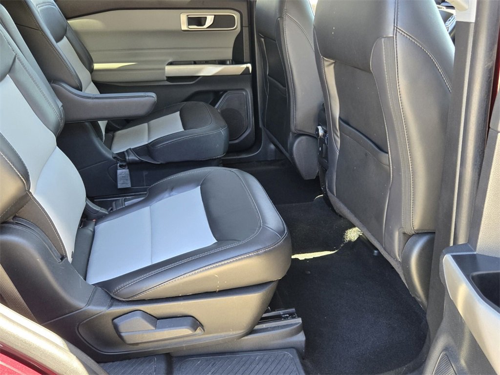 Used 2022 Ford Explorer XLT w/ Equipment Group 202A image 18