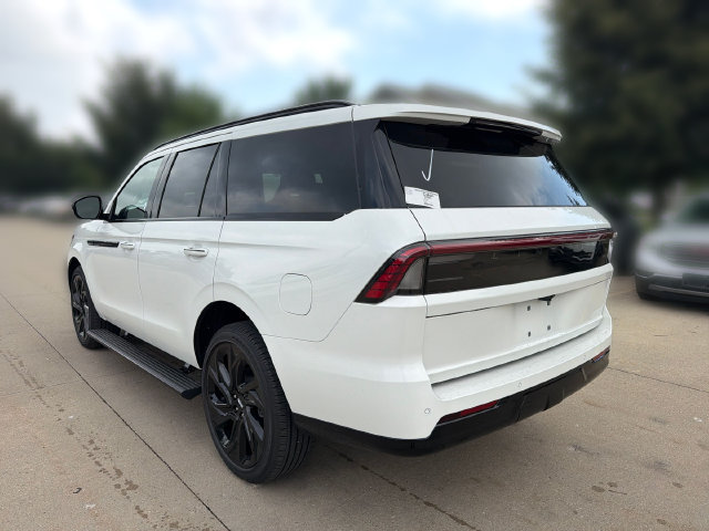 New 2027 Lincoln Navigator Reserve w/ Jet Appearance Package AWD/4WD image 9