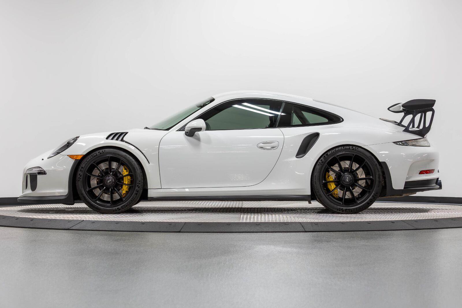Used 2016 Porsche 911 GT3 RS RWD image 10