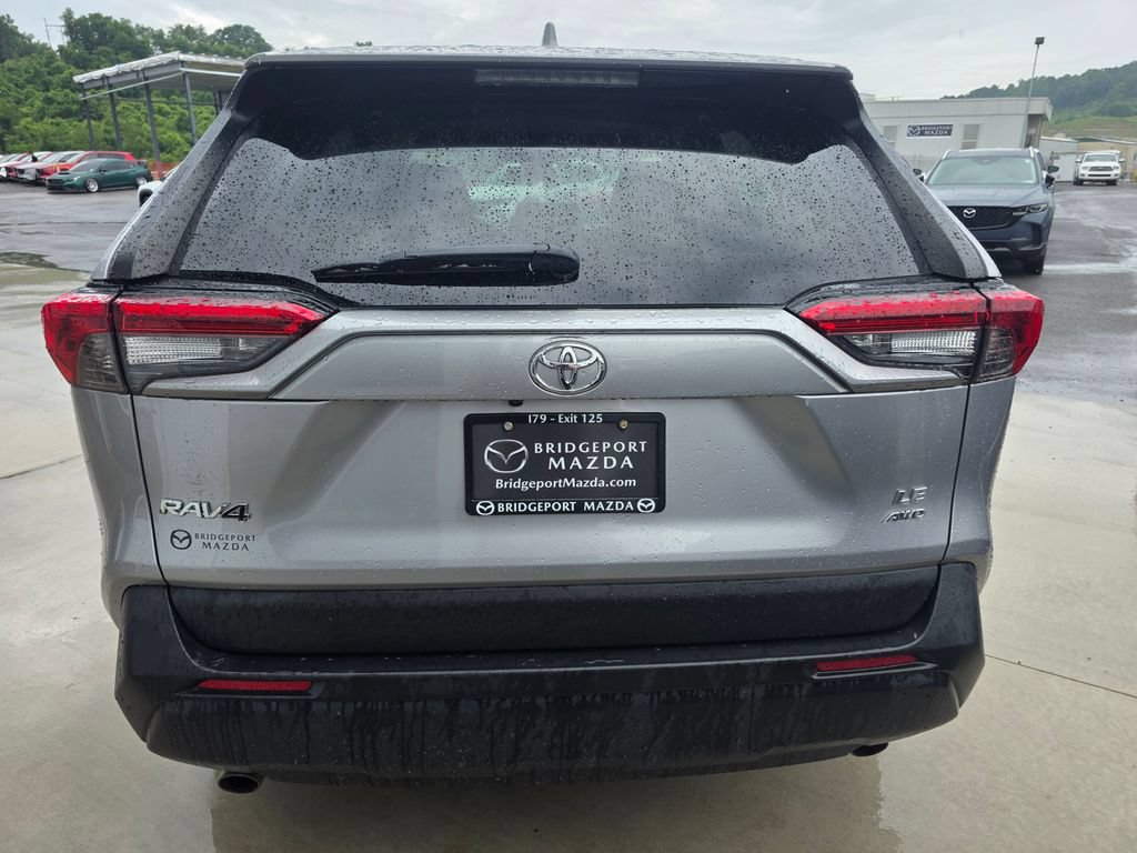 Used 2022 Toyota RAV4 LE AWD/4WD image 7