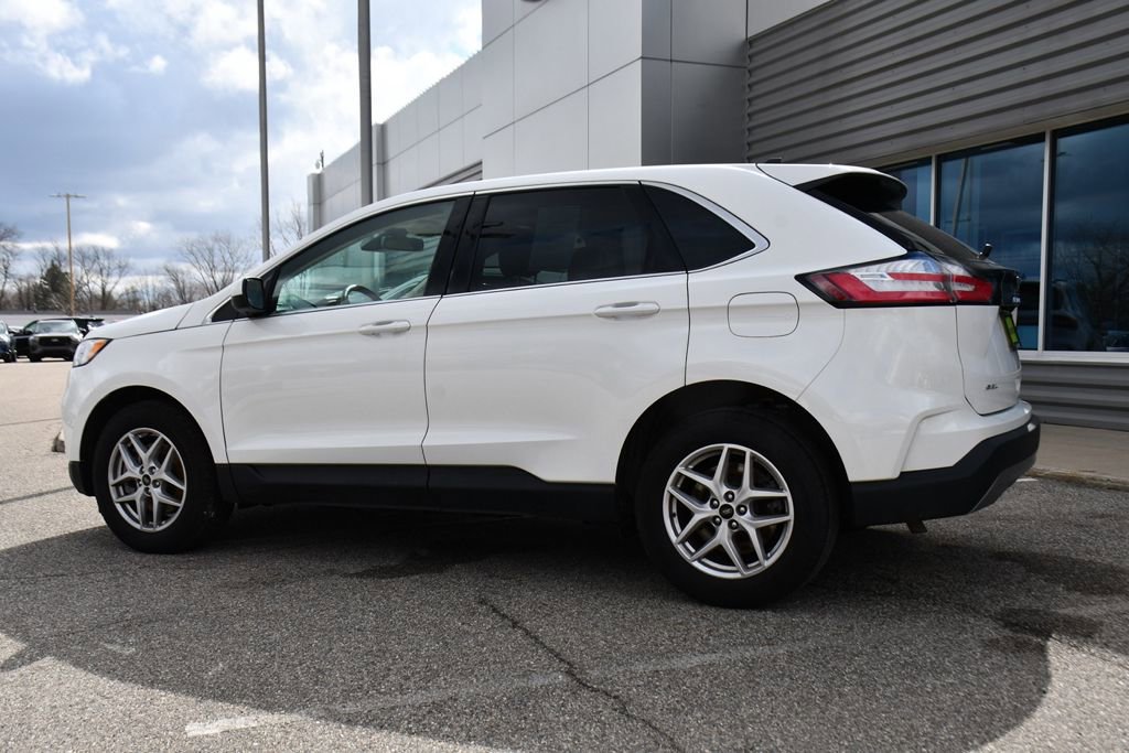 Used 2024 Ford Edge SEL w/ Convenience Package AWD/4WD image 3