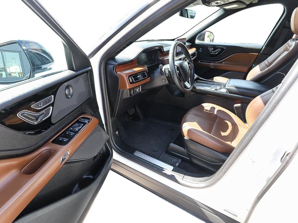 Used 2023 Lincoln Aviator Reserve w/ Equipment Group 201A AWD/4WD image 10