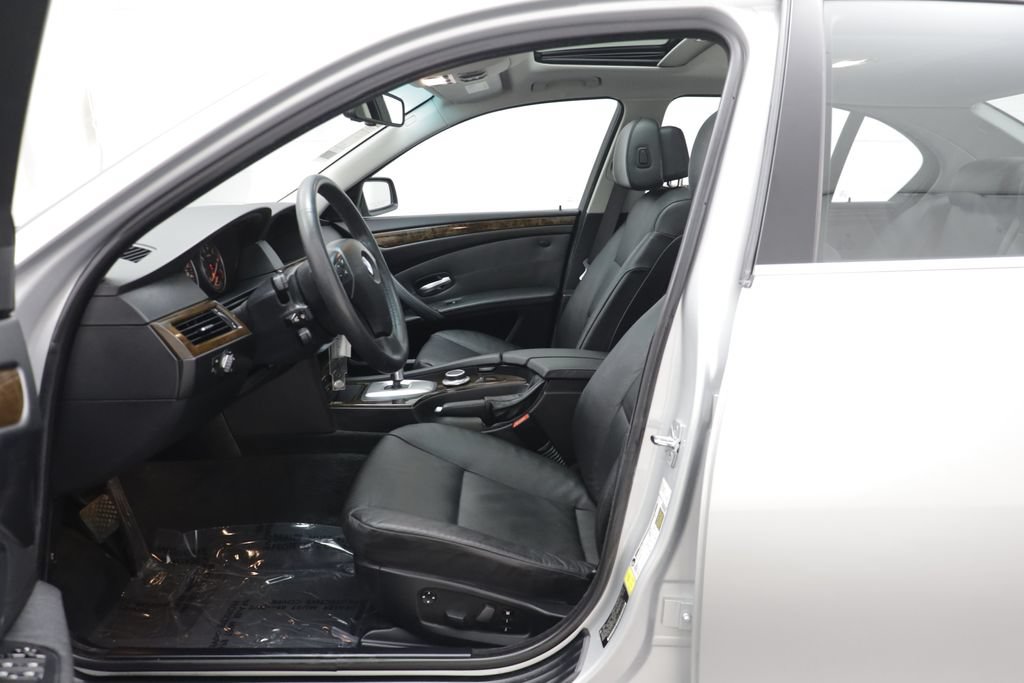 Used 2008 BMW 528xi Sedan AWD/4WD image 5