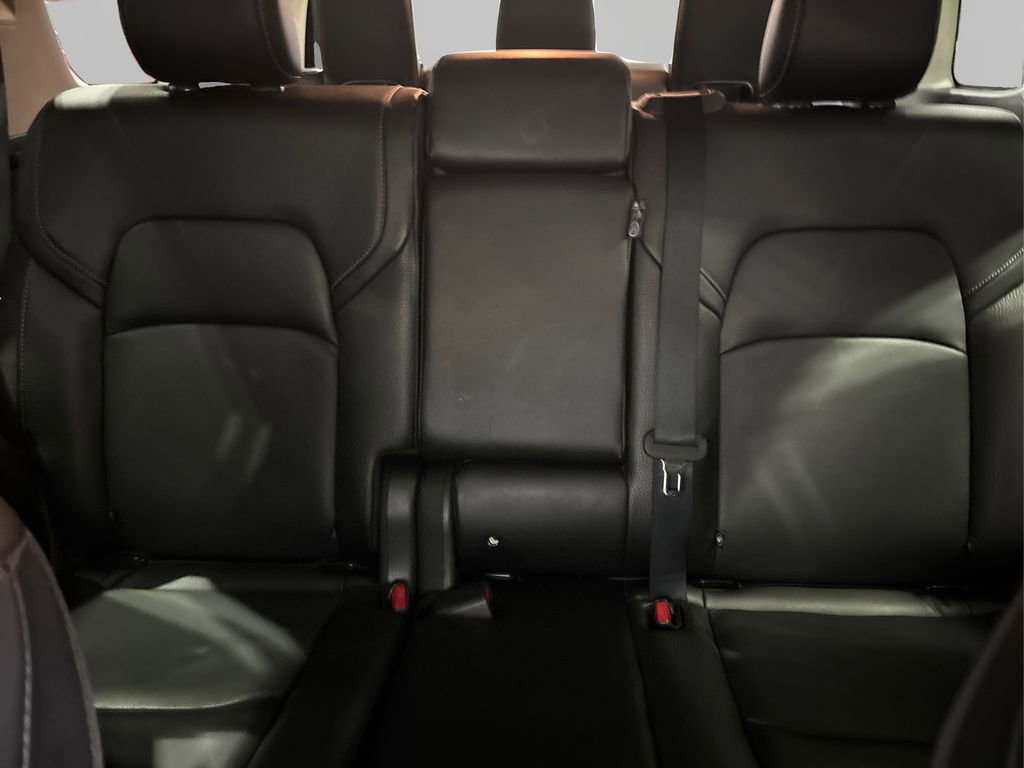 Used 2023 Nissan Pathfinder SL w/ Black Appearance Package image 19