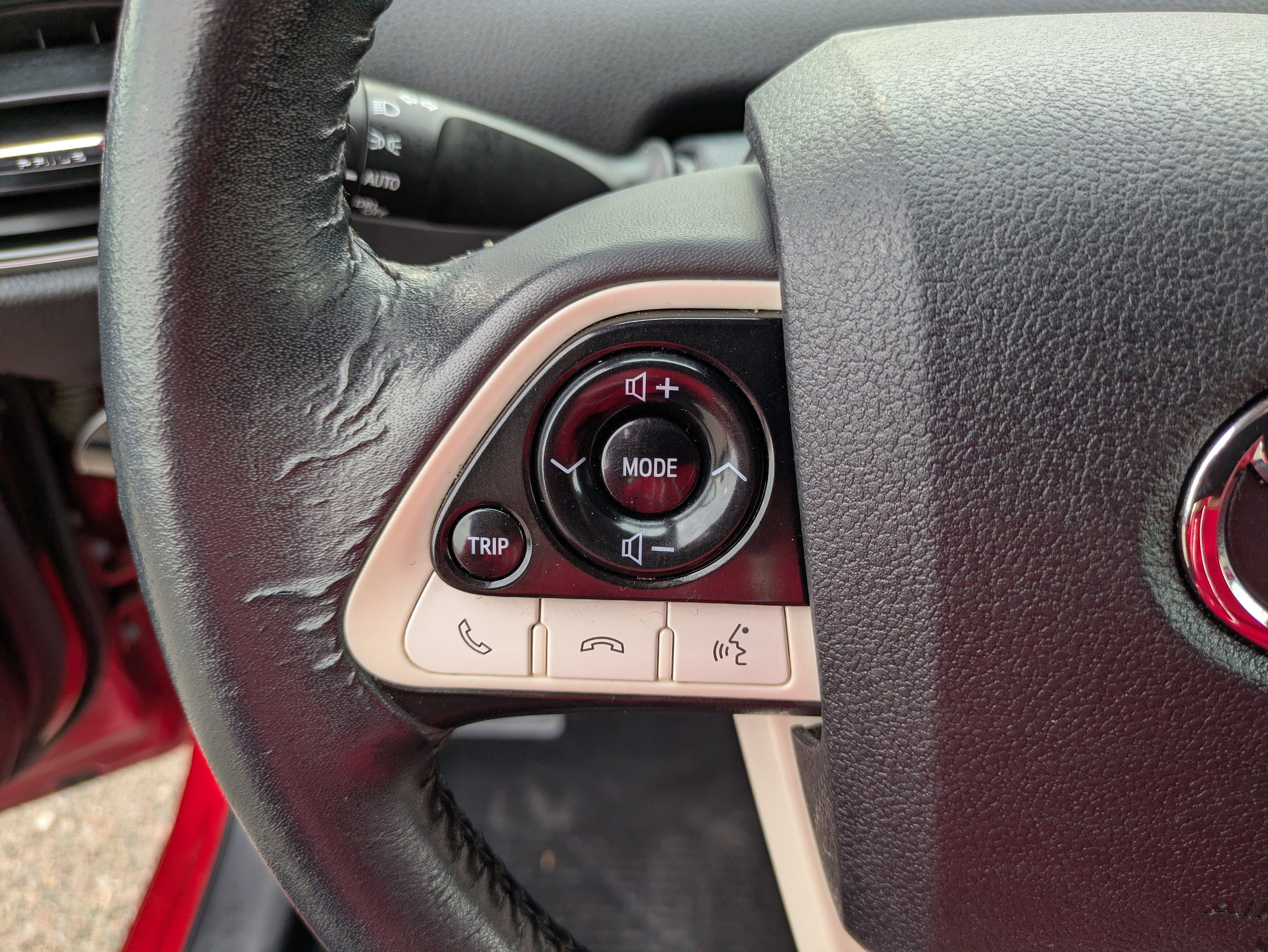 Used 2016 Toyota Prius Four w/ Advanced Technology Package image 29