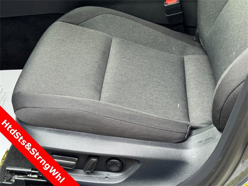 Used 2025 Toyota Camry LE image 24