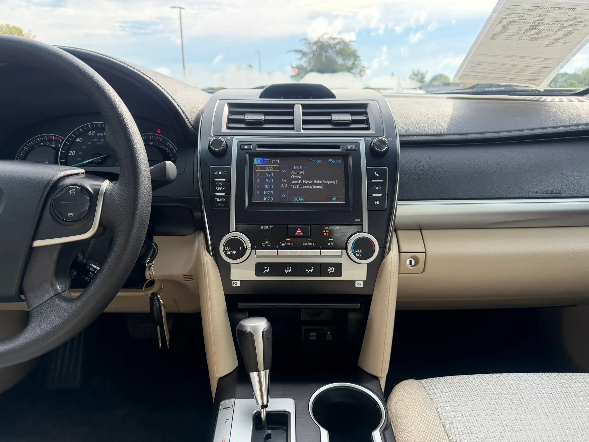 Used 2012 Toyota Camry LE FWD image 25