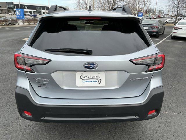 Used 2025 Subaru Outback Premium AWD/4WD image 4
