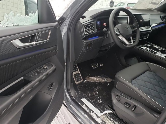 New 2026 Volkswagen Atlas Cross Sport SEL Premium R-Line image 6