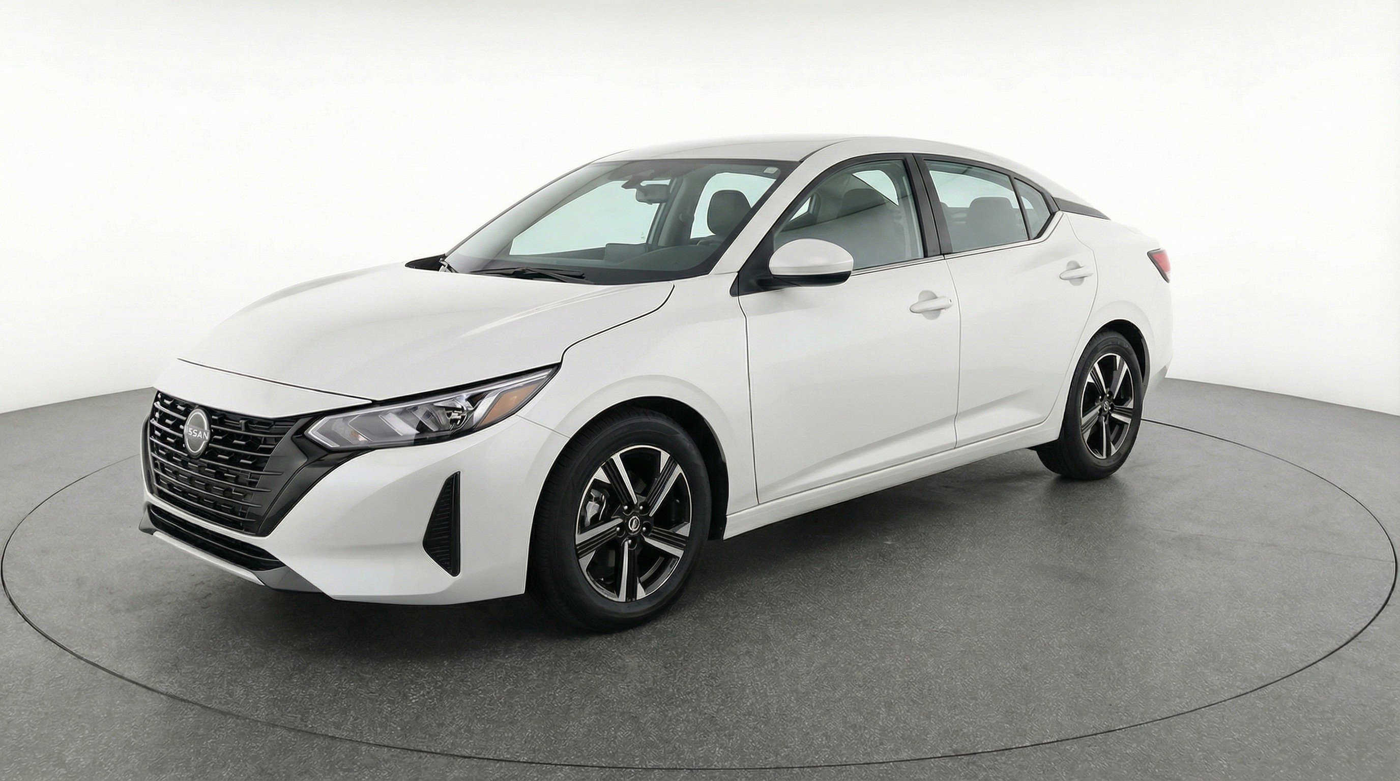 Used 2025 Nissan Sentra SV image 3