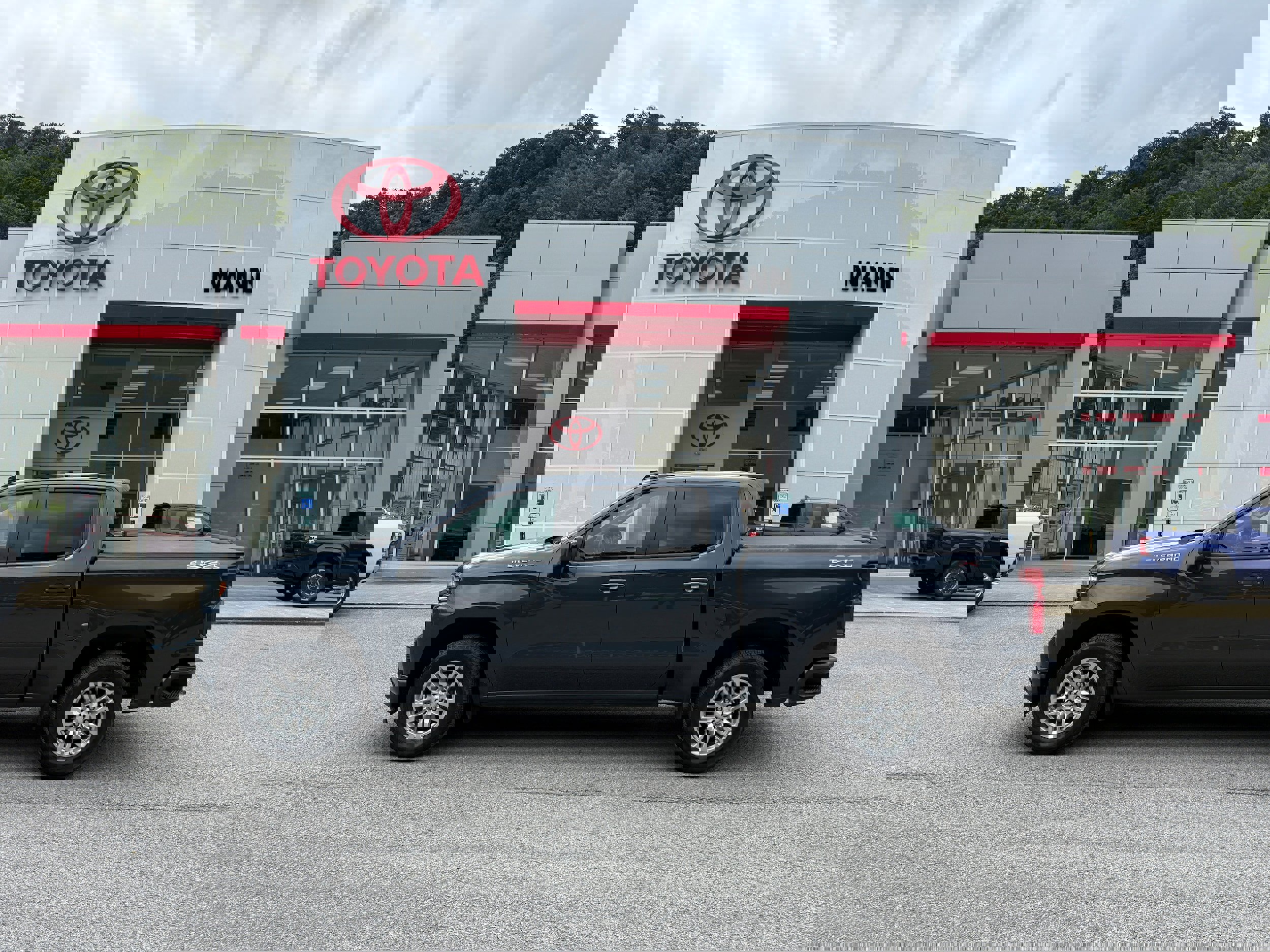 Used 2022 Chevrolet Silverado 1500 RST w/ Convenience Package II image 1