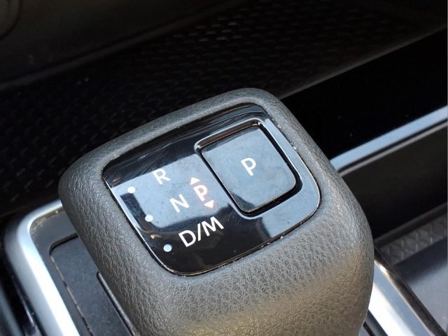 Used 2024 Nissan Pathfinder SV w/ Black Appearance Package AWD/4WD image 18