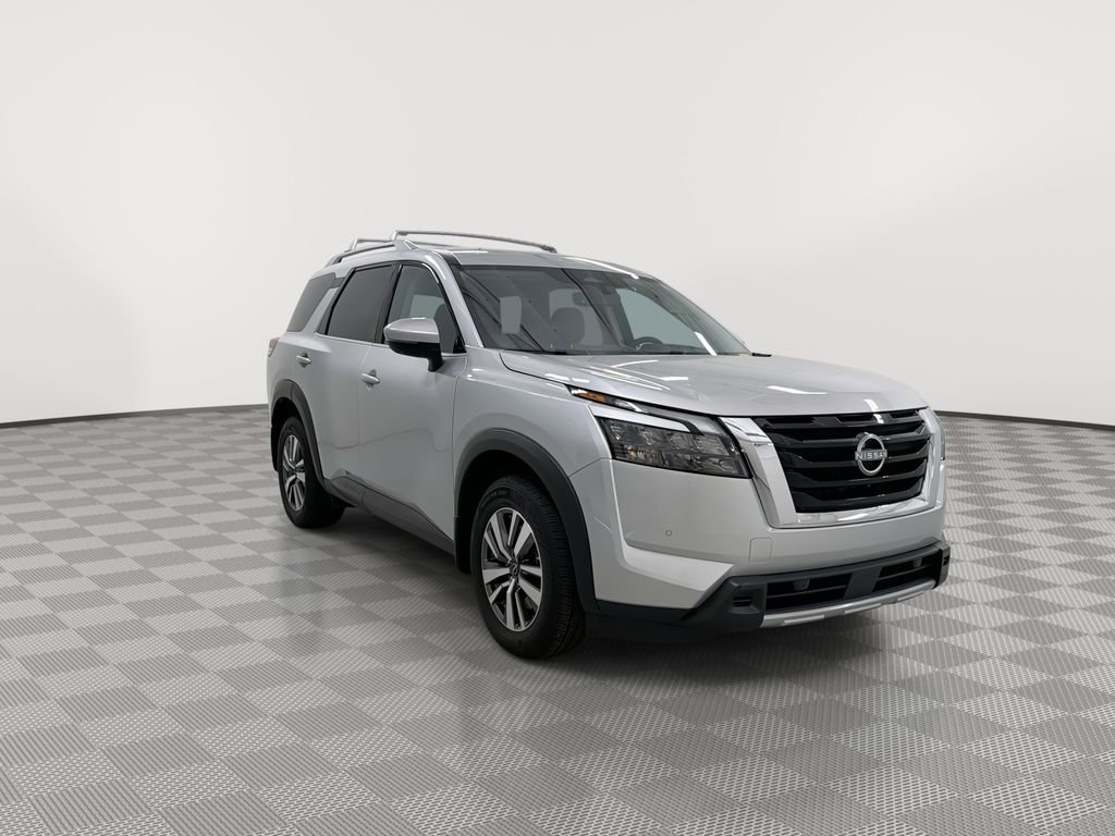 Certified 2025 Nissan Pathfinder SL w/ Cargo Package AWD/4WD image 2
