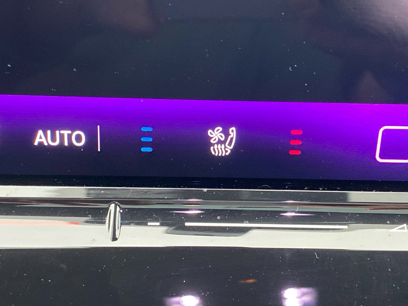 Used 2025 Volkswagen Tiguan SEL R-Line image 14