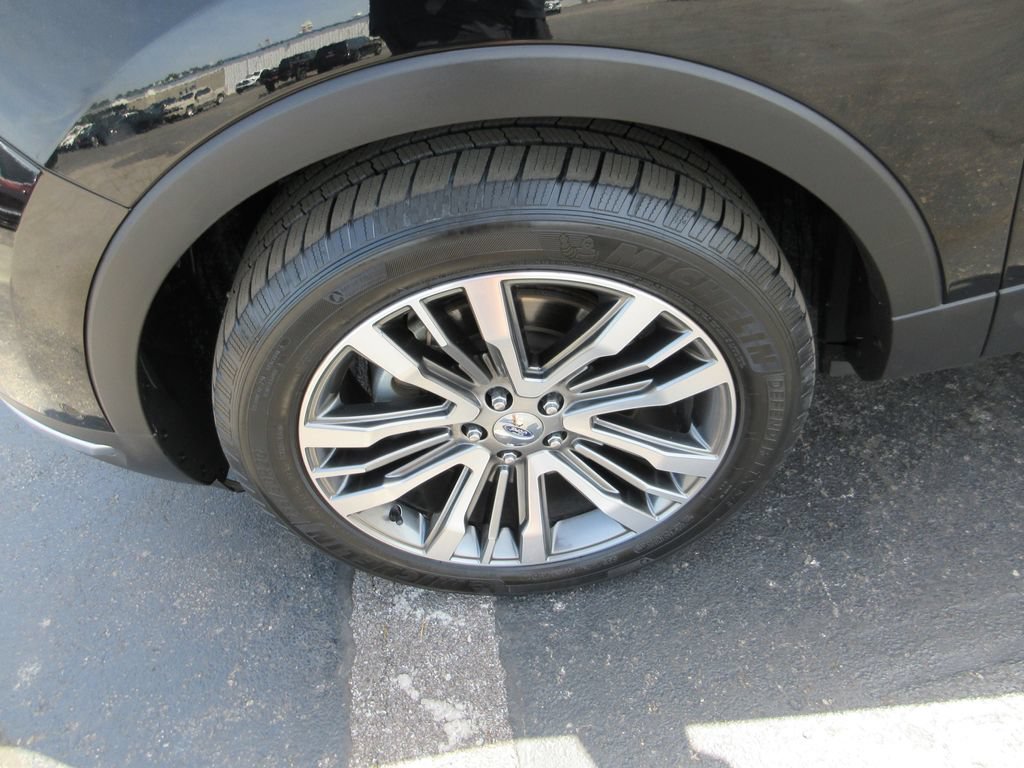 Used 2018 Ford Explorer Platinum AWD/4WD image 15