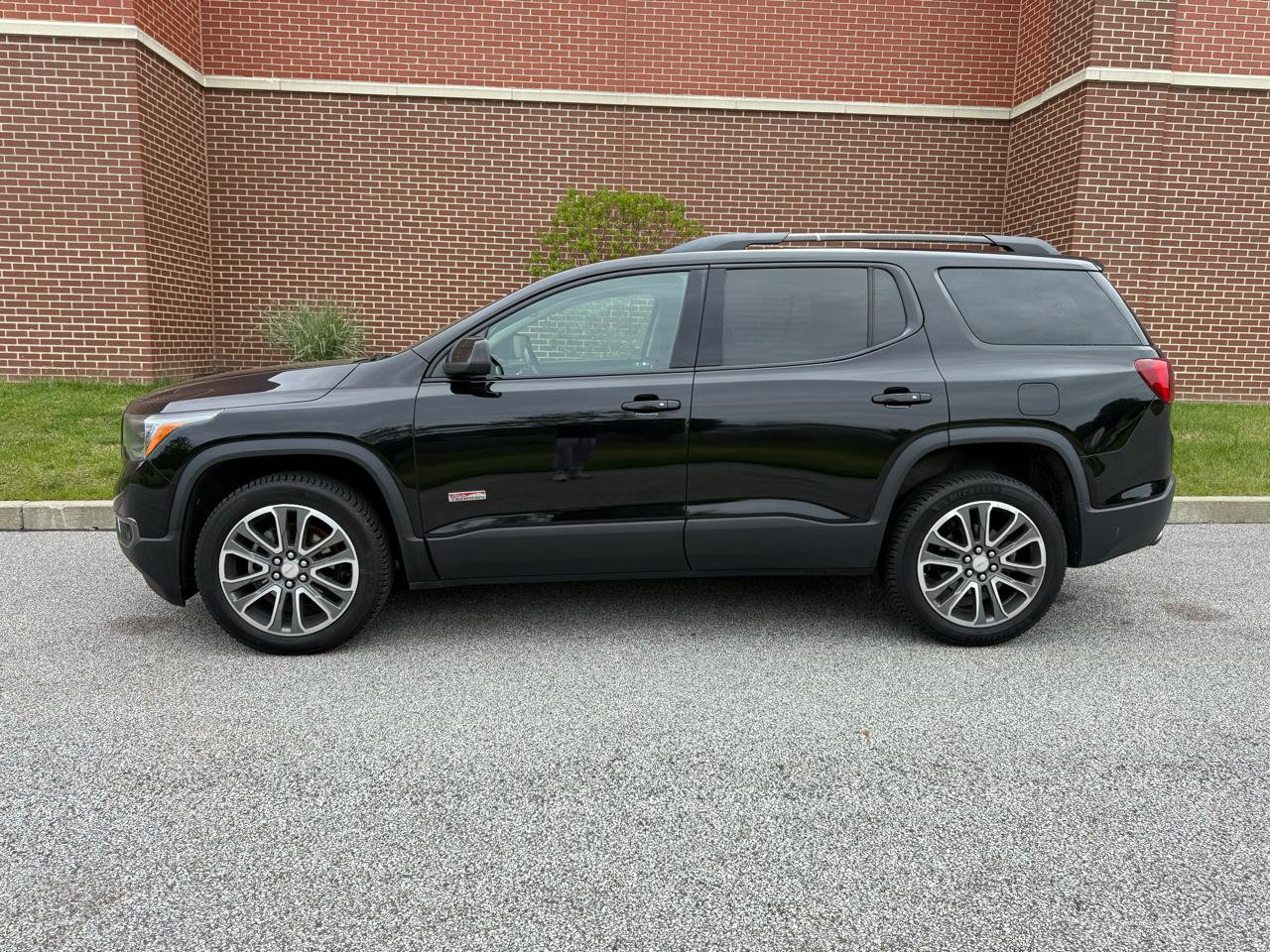Used 2017 GMC Acadia SLT AWD/4WD image 6