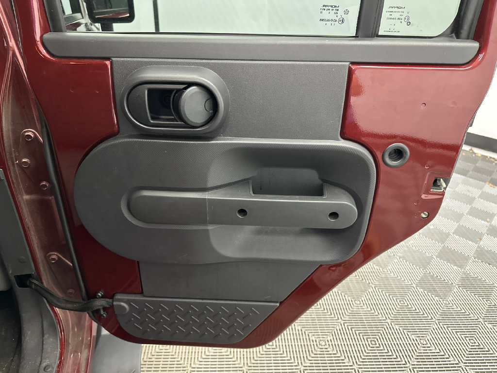 Used 2007 Jeep Wrangler Unlimited Sahara RWD image 12