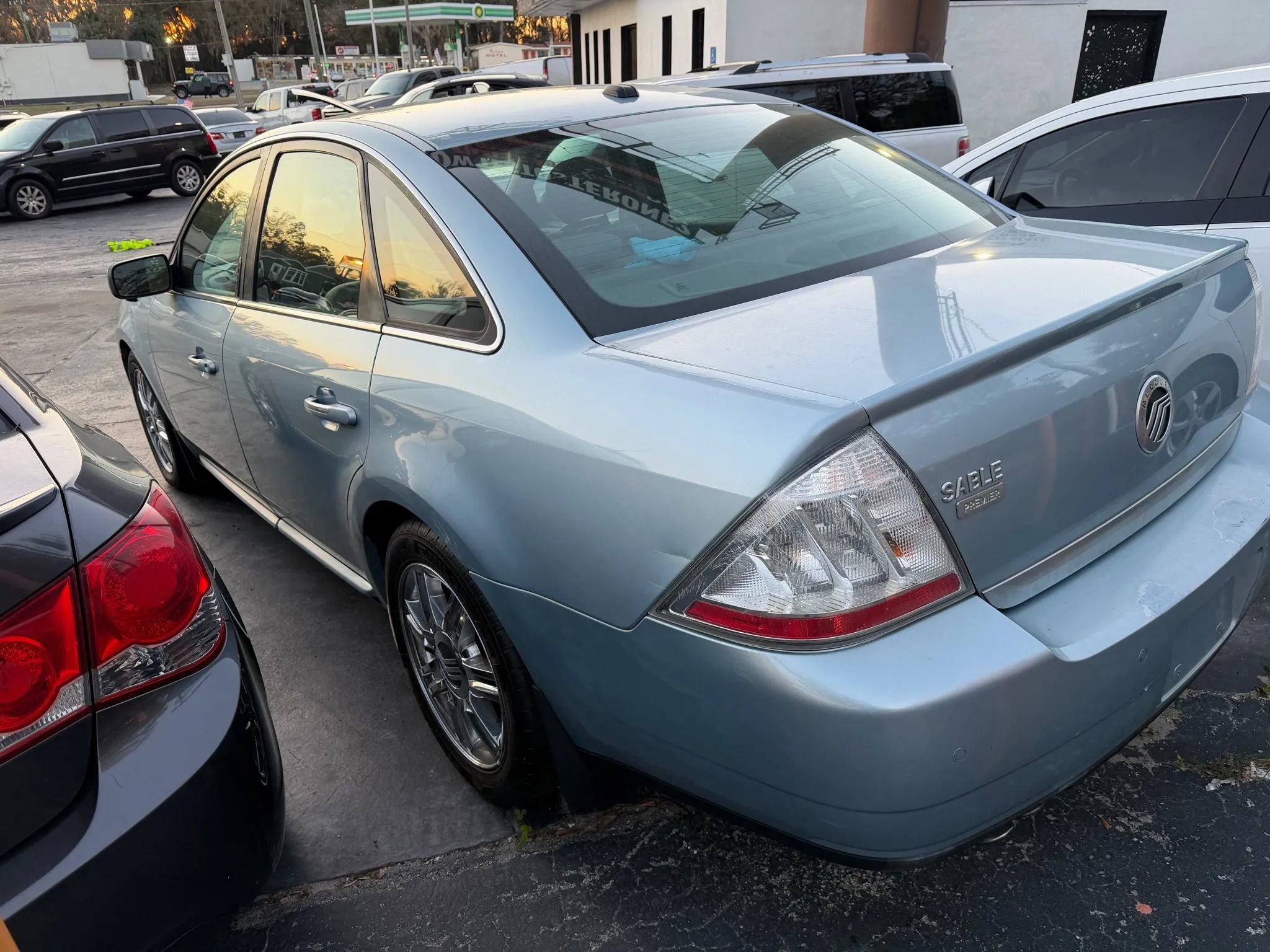 Used 2009 Mercury Sable Premier image 3