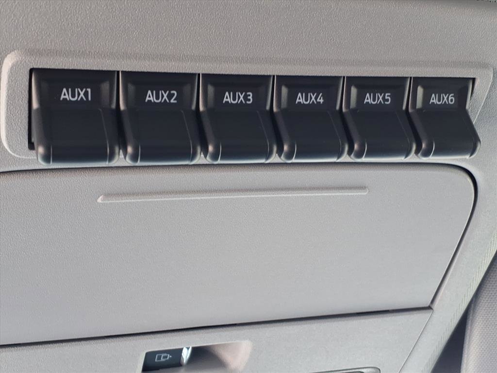 New 2026 Ford F250 4x4 Crew Cab Super Duty image 8