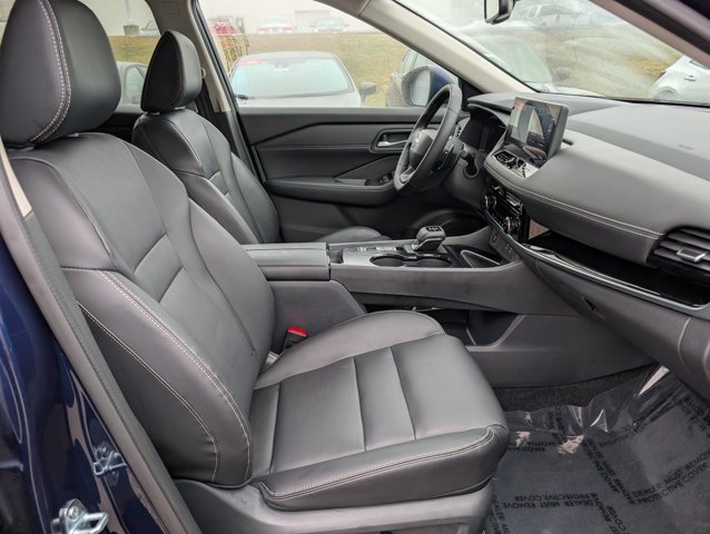 Certified 2025 Nissan Rogue SL FWD image 12