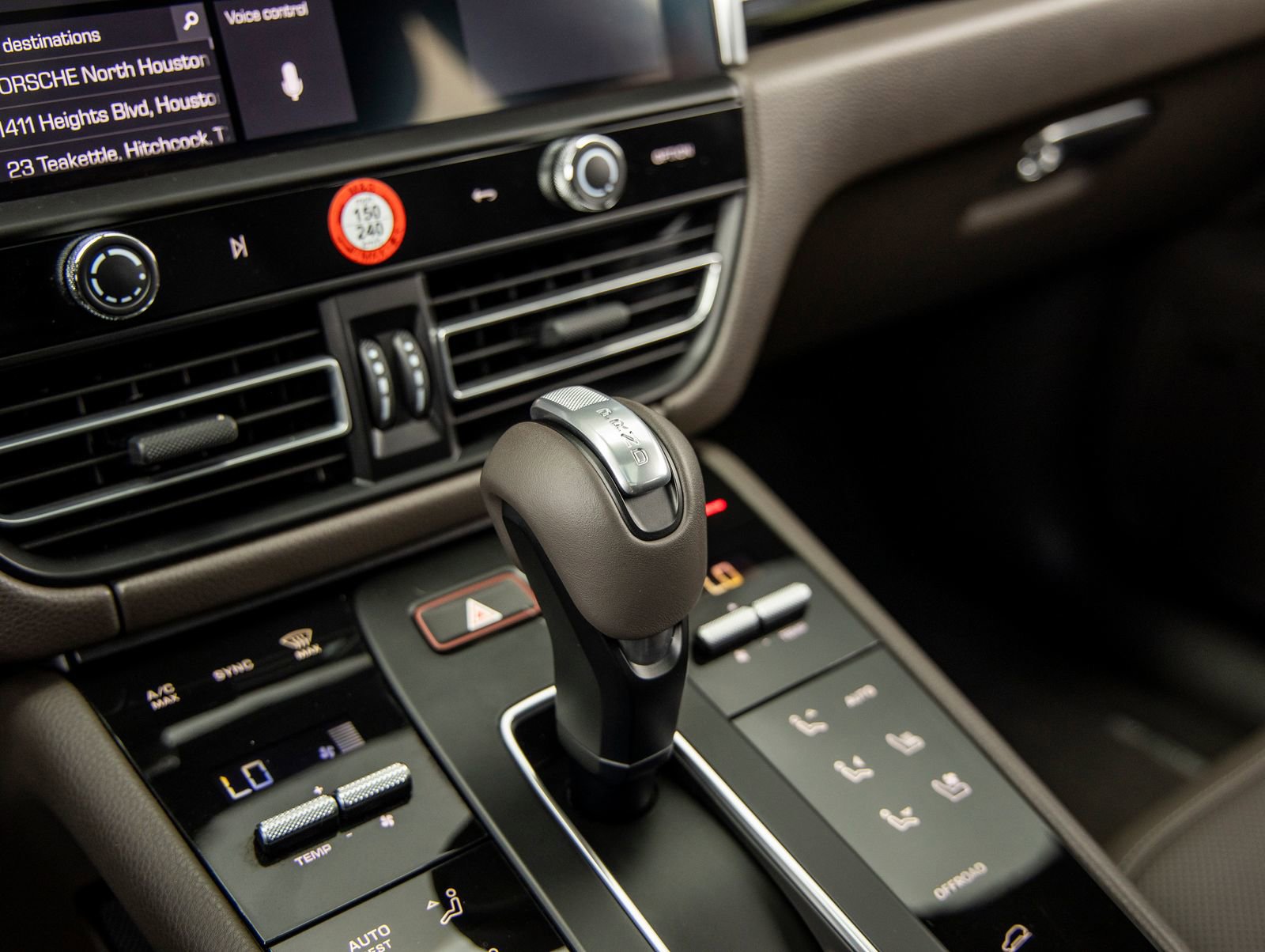 Certified 2025 Porsche Macan image 35