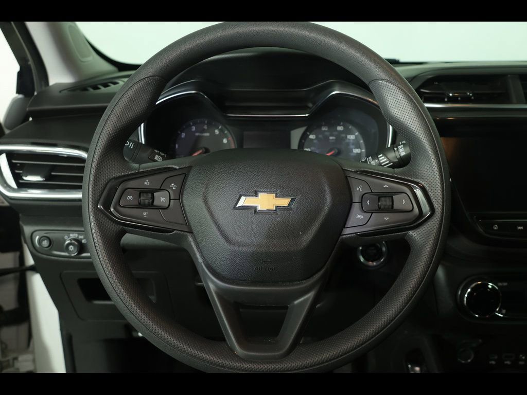 Used 2023 Chevrolet TrailBlazer LT w/ Convenience Package image 23