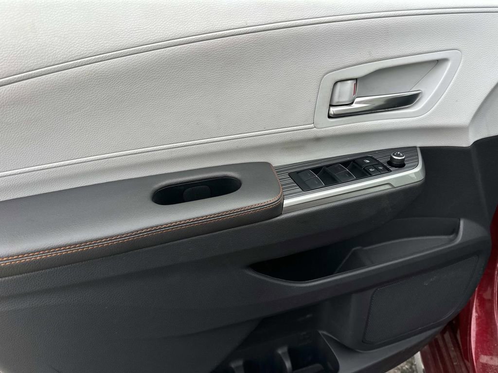 Certified 2021 Toyota Sienna XSE image 16