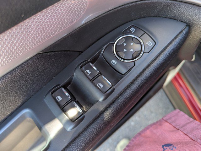 Used 2016 Ford Explorer XLT image 10