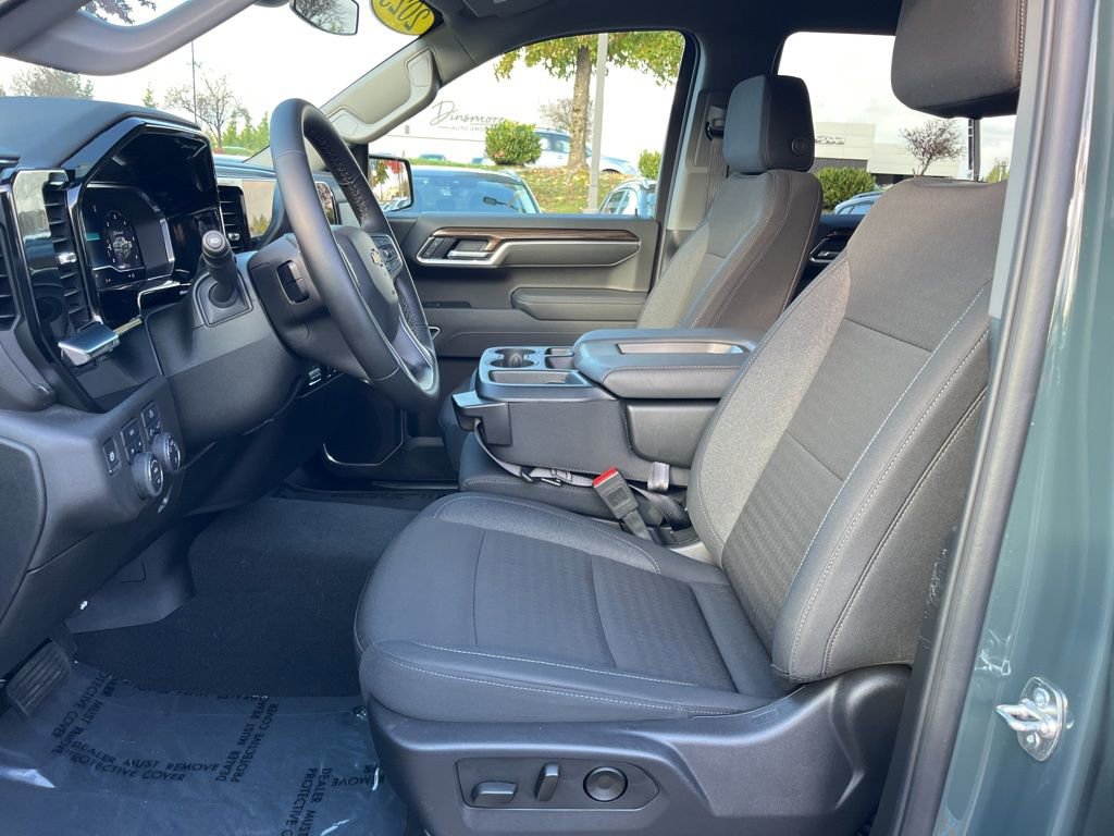 Used 2025 Chevrolet Silverado 1500 LT image 12