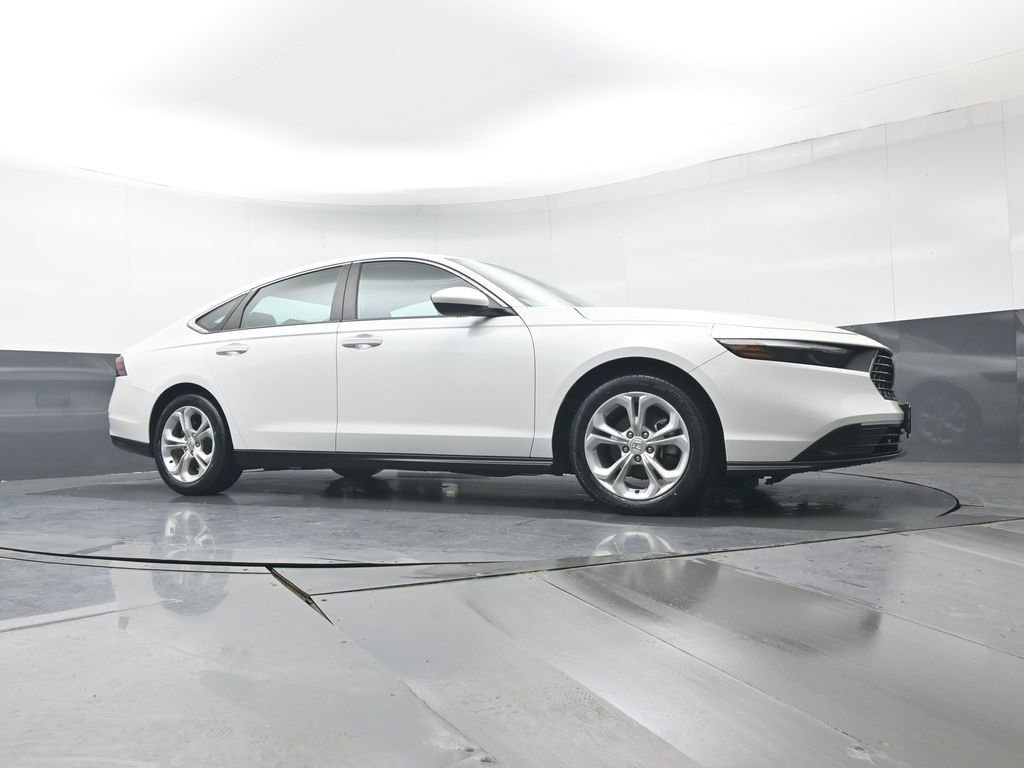 Used 2023 Honda Accord LX image 32