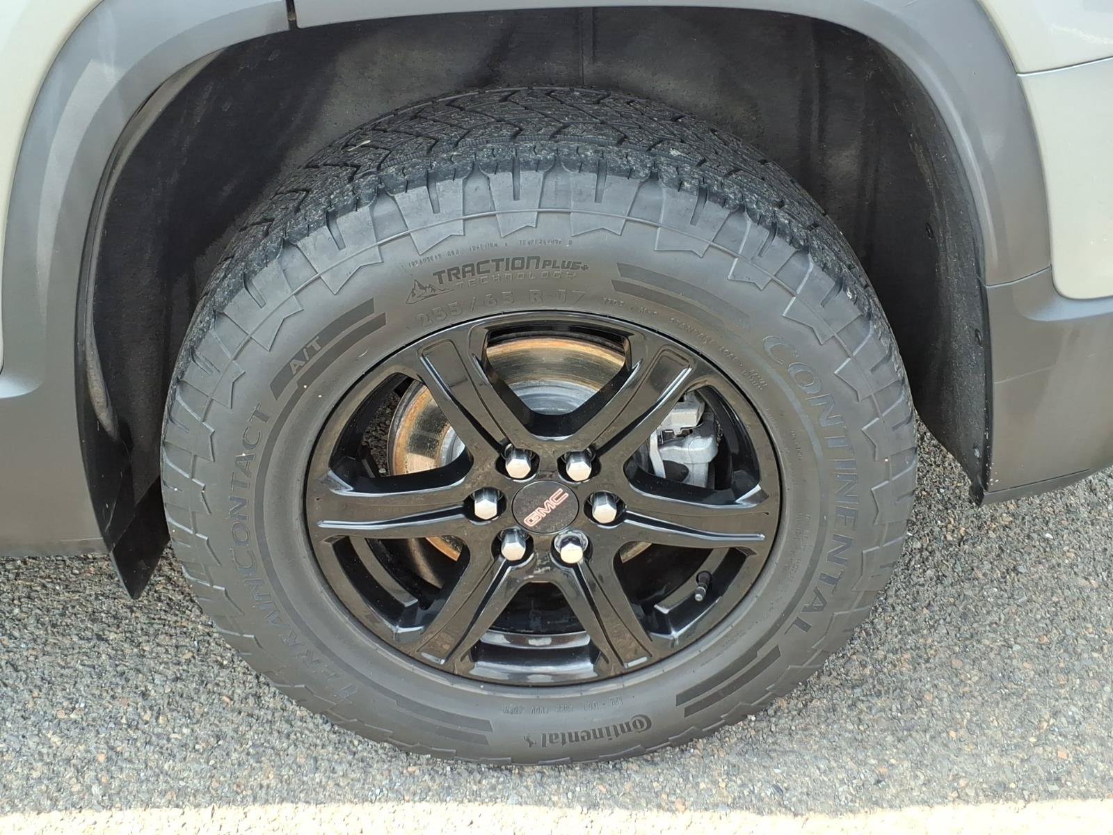 Used 2023 GMC Acadia AT4 w/ Technology Package AWD/4WD image 10