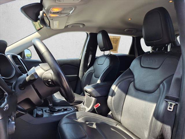 Used 2019 Jeep Cherokee Limited AWD/4WD image 16