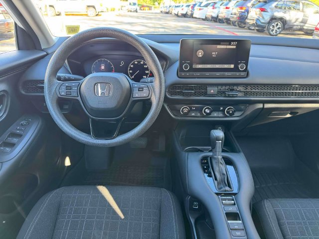 Used 2023 Honda HR-V LX image 21