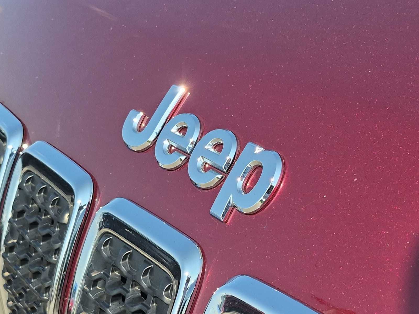 Used 2019 Jeep Cherokee Latitude Plus w/ Comfort/Convenience Group AWD/4WD image 12