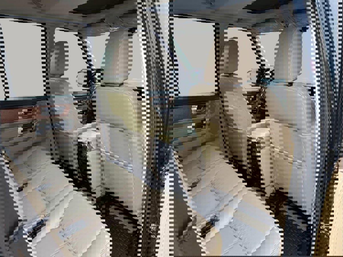 Used 2016 Land Rover LR4 HSE LUX image 22